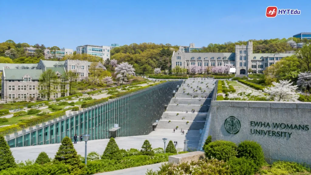 Khuôn viên Đại học Nữ sinh Ewha Hàn Quốc tại Seoul
